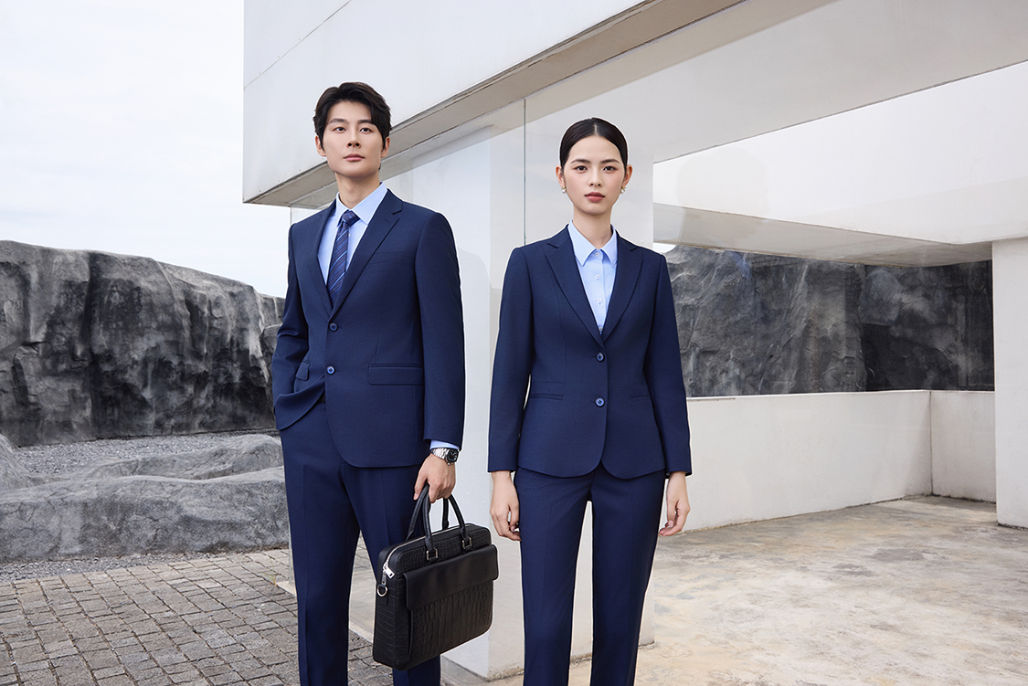 圣澳威斯載譽：2025西服（含襯衫）十強企業！